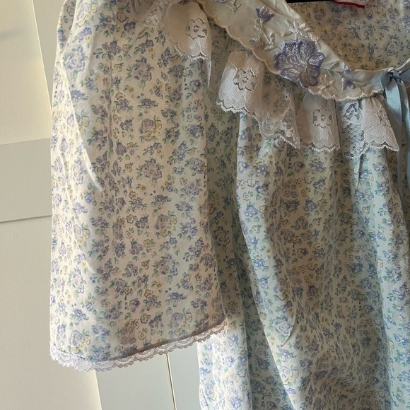 Cotton Floral Lace Nightgown with Blue flowers Lady Manhattan - Picture 5 of 8